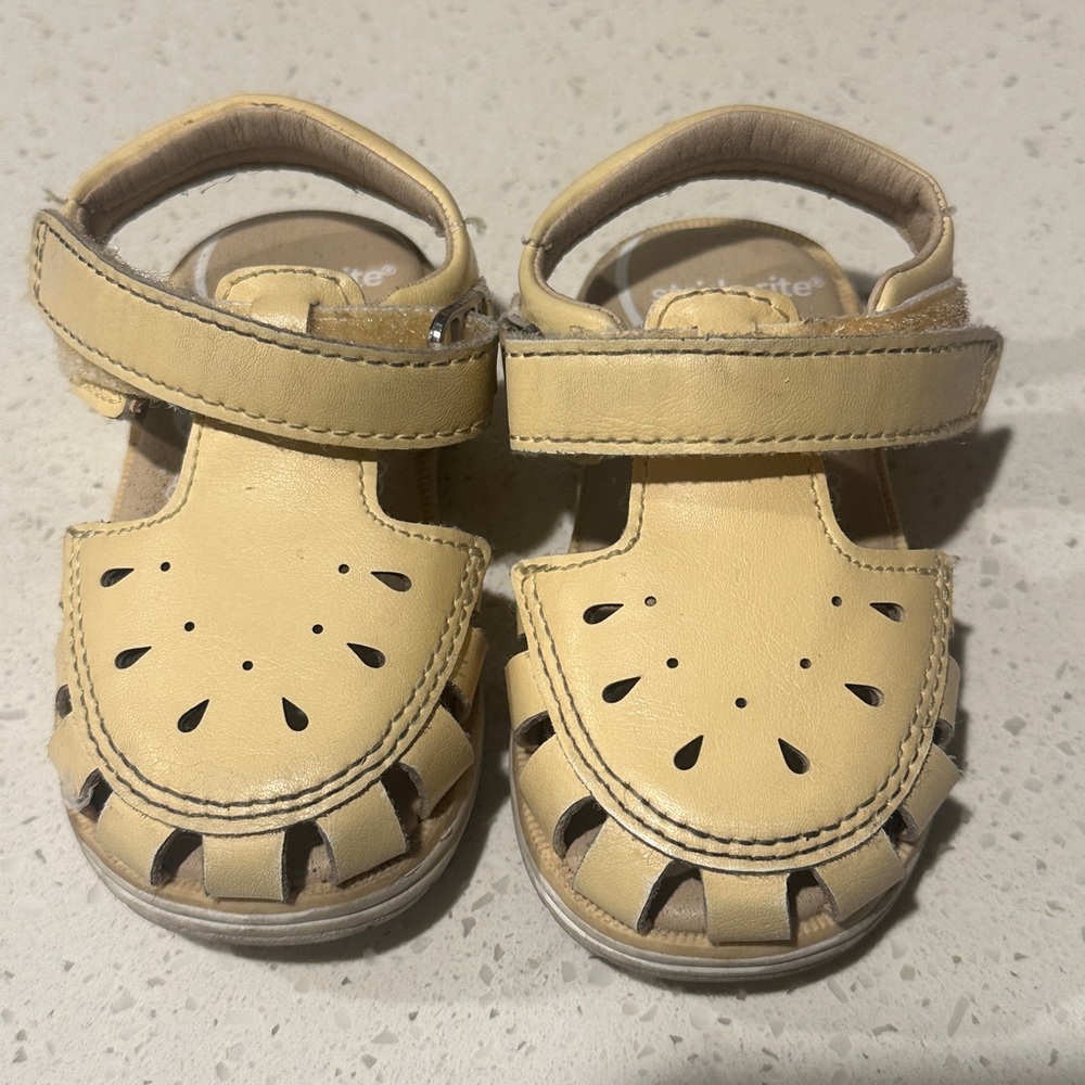 Kids Leather Sandals in Light Yellow